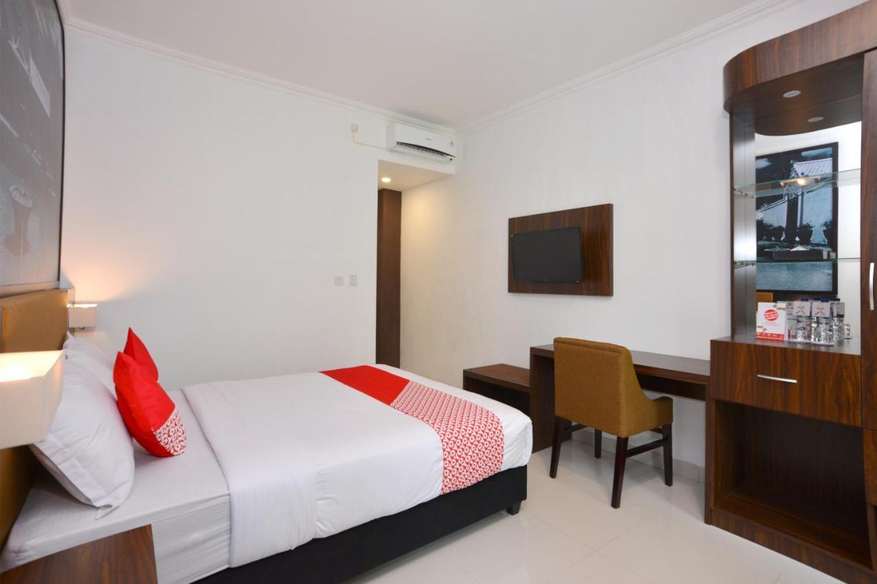 โอโย 611 ดิ เอดวิน ชาเรียะฮ์ Hotel Ngabean ภายนอก รูปภาพ